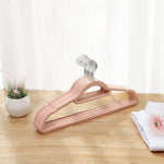 Wieszaki welurowe, coral pink